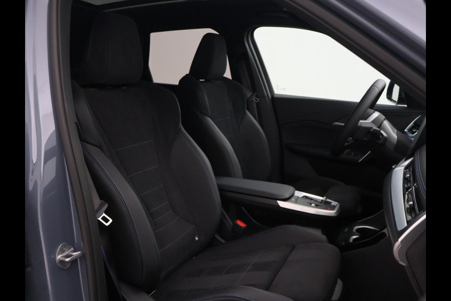 BMW iX1 eDrive20 67 kWh M SPORT EDITION *NIEUW* + PANORAMA | TREKHAAK | CAMERA | ADAPTIVE CRUISE | 19 INCH