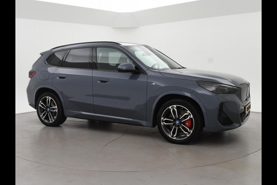 BMW iX1 eDrive20 67 kWh M SPORT EDITION *NIEUW* + PANORAMA | TREKHAAK | CAMERA | ADAPTIVE CRUISE | 19 INCH