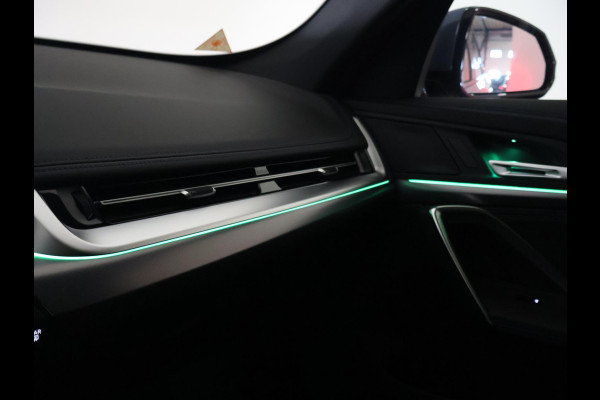 BMW iX1 eDrive20 67 kWh M SPORT EDITION *NIEUW* + PANORAMA | TREKHAAK | CAMERA | ADAPTIVE CRUISE | 19 INCH