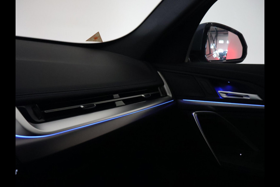 BMW iX1 eDrive20 67 kWh M SPORT EDITION *NIEUW* + PANORAMA | TREKHAAK | CAMERA | ADAPTIVE CRUISE | 19 INCH