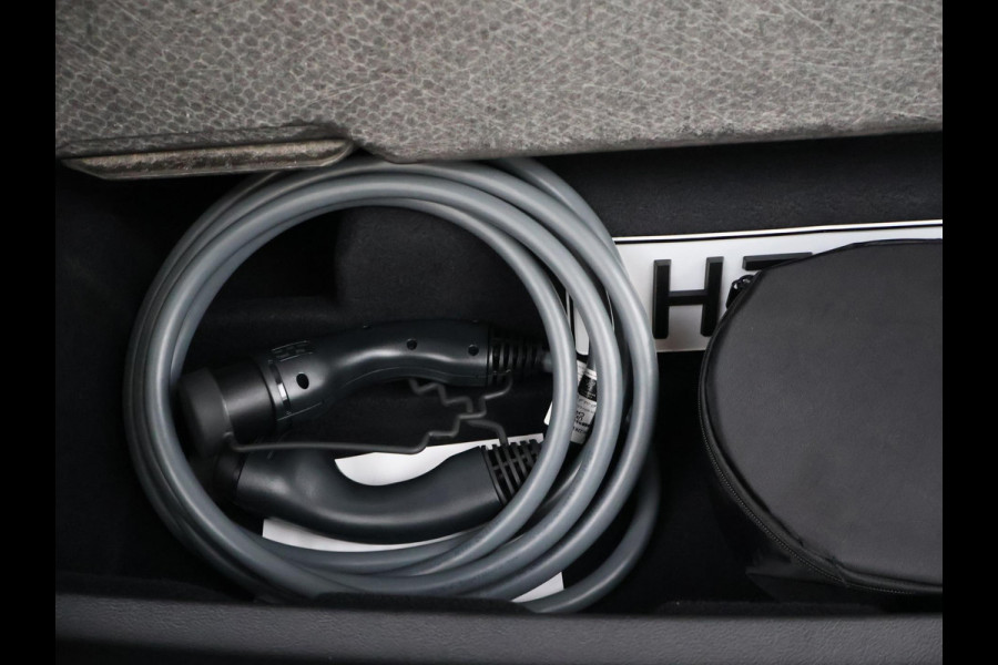 BMW iX1 eDrive20 67 kWh M SPORT EDITION *NIEUW* + PANORAMA | TREKHAAK | CAMERA | ADAPTIVE CRUISE | 19 INCH
