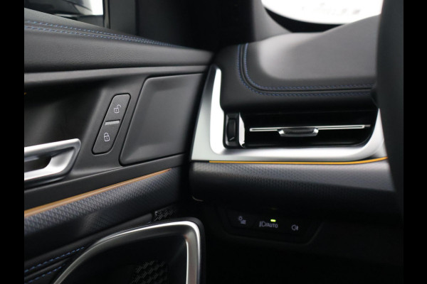 BMW iX1 eDrive20 67 kWh M SPORT EDITION *NIEUW* + PANORAMA | TREKHAAK | CAMERA | ADAPTIVE CRUISE | 19 INCH