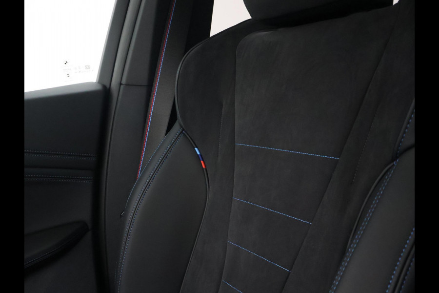 BMW iX1 eDrive20 67 kWh M SPORT EDITION *NIEUW* + PANORAMA | TREKHAAK | CAMERA | ADAPTIVE CRUISE | 19 INCH