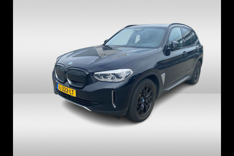 BMW iX3 High Executive 80 kWh / Trekhaak / Panoramadak / 360Camera / Head-up / 20'' / Leder / Harman Kardon / Navigatie / Memory seats / Dodehoek / DAB / Stoelverwarming / Cruise Control Adaptief