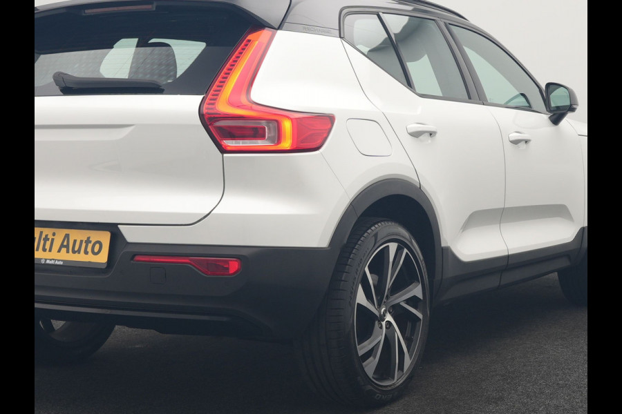 Volvo XC40 T5 Recharge R-Design PHEV 262pk | Panodak | Adaptive Cruise | Camera | Alcantara Sportstoelen Memory & Verwarmd | Stuur Verwarmd | Keyless | BLIS | Apple Carplay | Navigatie | DAB | 20"L.M | Plug in Hybrid |