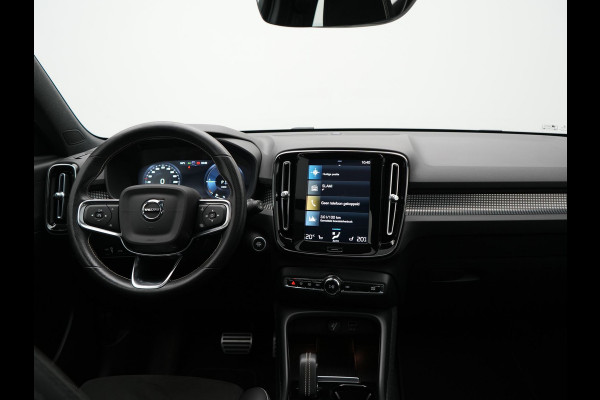 Volvo XC40 T5 Recharge R-Design PHEV 262pk | Panodak | Adaptive Cruise | Camera | Alcantara Sportstoelen Memory & Verwarmd | Stuur Verwarmd | Keyless | BLIS | Apple Carplay | Navigatie | DAB | 20"L.M | Plug in Hybrid |