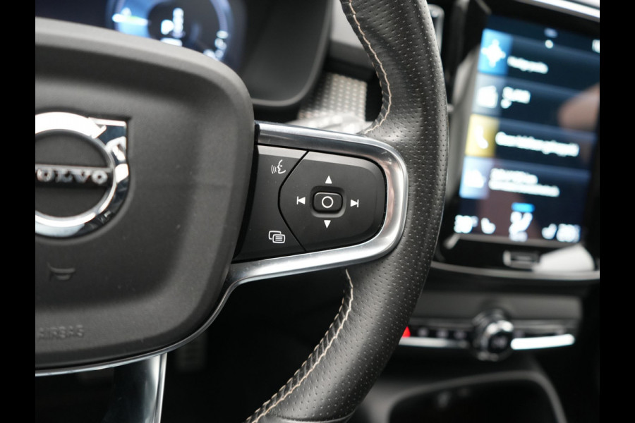 Volvo XC40 T5 Recharge R-Design PHEV 262pk | Panodak | Adaptive Cruise | Camera | Alcantara Sportstoelen Memory & Verwarmd | Stuur Verwarmd | Keyless | BLIS | Apple Carplay | Navigatie | DAB | 20"L.M | Plug in Hybrid |