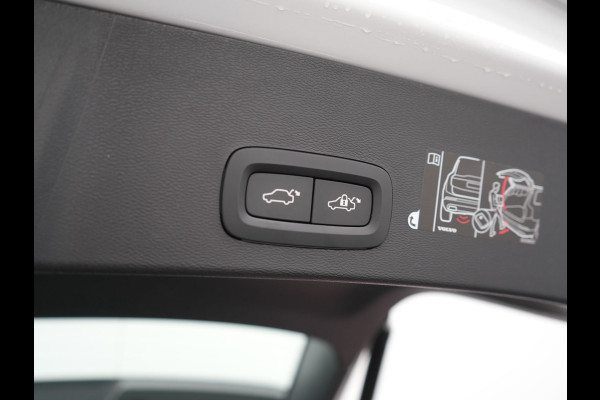 Volvo XC40 T5 Recharge R-Design PHEV 262pk | Panodak | Adaptive Cruise | Camera | Alcantara Sportstoelen Memory & Verwarmd | Stuur Verwarmd | Keyless | BLIS | Apple Carplay | Navigatie | DAB | 20"L.M | Plug in Hybrid |