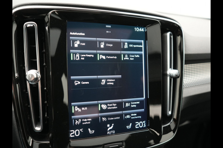 Volvo XC40 T5 Recharge R-Design PHEV 262pk | Panodak | Adaptive Cruise | Camera | Alcantara Sportstoelen Memory & Verwarmd | Stuur Verwarmd | Keyless | BLIS | Apple Carplay | Navigatie | DAB | 20"L.M | Plug in Hybrid |