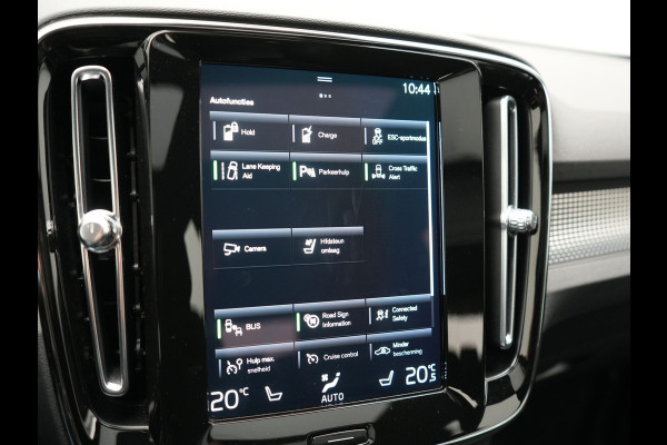 Volvo XC40 T5 Recharge R-Design PHEV 262pk | Panodak | Adaptive Cruise | Camera | Alcantara Sportstoelen Memory & Verwarmd | Stuur Verwarmd | Keyless | BLIS | Apple Carplay | Navigatie | DAB | 20"L.M | Plug in Hybrid |