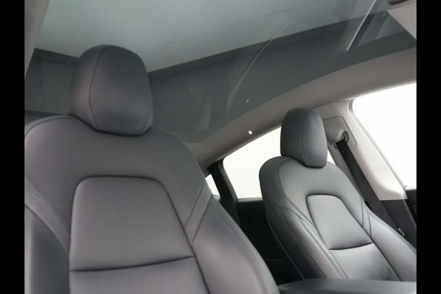 Tesla Model Y Dual Motor Long Range AWD 441 pk | Trekhaak Afn. | Full Self-Driving Capability | Panodak | Adaptive Cruise | 360 Camera | Lederen Sportstoelen Memory & Verwarmd | Navigatie |