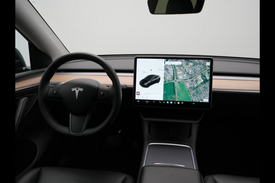 Tesla Model Y Dual Motor Long Range AWD 441 pk | Trekhaak Afn. | Full Self-Driving Capability | Panodak | Adaptive Cruise | 360 Camera | Lederen Sportstoelen Memory & Verwarmd | Navigatie |
