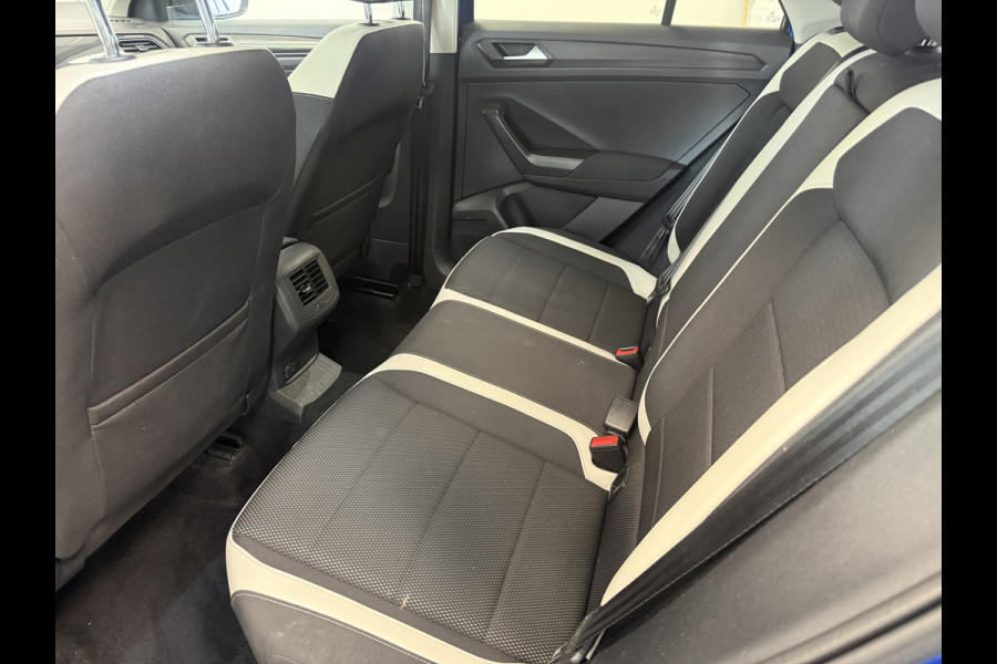 Volkswagen T-Roc 1.5 TSI Sport ACC Panoramadak PDC Automaat
