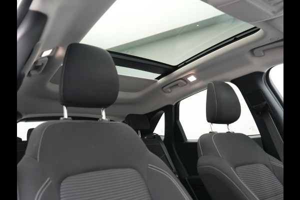 Ford Kuga 2.5 PHEV Titanium 225pk Dealer O.H. | Trekhaak Afn. | Panodak | Camera | Stoelen & Stuur Verwarmd | Apple Carplay | Keyless | Virtual | Cruise Control | Navigatie | DAB | Plug In Hybrid |