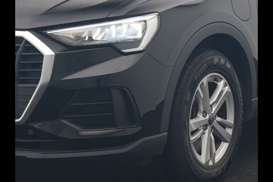 Audi Q3 45 TFSI e Advanced edition PHEV 245pk Dealer O.H | Panodak | 360 Camera | Blis | Voorstoelen Verwarmd | Sfeerverlichting | Cruise Control | DAB | Navigatie | Virtual | 17"L.M | Plug In Hybrid