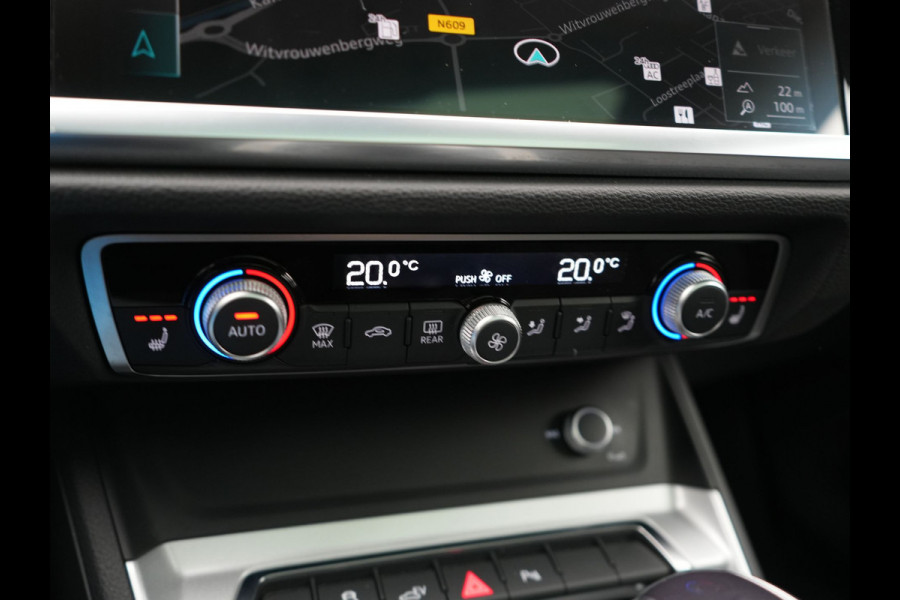 Audi Q3 45 TFSI e Advanced edition PHEV 245pk Dealer O.H | Panodak | 360 Camera | Blis | Voorstoelen Verwarmd | Sfeerverlichting | Cruise Control | DAB | Navigatie | Virtual | 17"L.M | Plug In Hybrid
