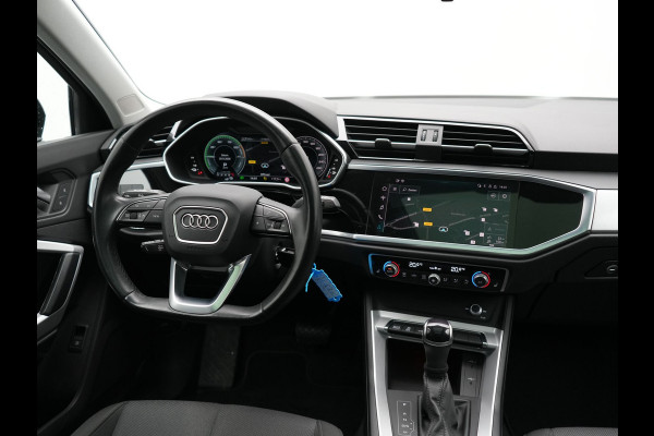 Audi Q3 45 TFSI e Advanced edition PHEV 245pk Dealer O.H | Panodak | 360 Camera | Blis | Voorstoelen Verwarmd | Sfeerverlichting | Cruise Control | DAB | Navigatie | Virtual | 17"L.M | Plug In Hybrid