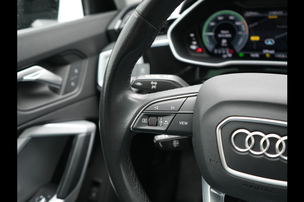 Audi Q3 45 TFSI e Advanced edition PHEV 245pk Dealer O.H | Panodak | 360 Camera | Blis | Voorstoelen Verwarmd | Sfeerverlichting | Cruise Control | DAB | Navigatie | Virtual | 17"L.M | Plug In Hybrid
