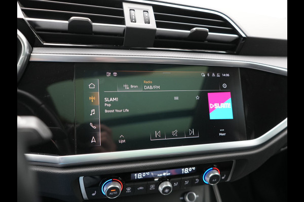 Audi Q3 45 TFSI e Advanced edition PHEV 245pk Dealer O.H | Panodak | 360 Camera | Blis | Voorstoelen Verwarmd | Sfeerverlichting | Cruise Control | DAB | Navigatie | Virtual | 17"L.M | Plug In Hybrid