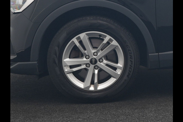 Audi Q3 45 TFSI e Advanced edition PHEV 245pk Dealer O.H | Panodak | 360 Camera | Blis | Voorstoelen Verwarmd | Sfeerverlichting | Cruise Control | DAB | Navigatie | Virtual | 17"L.M | Plug In Hybrid