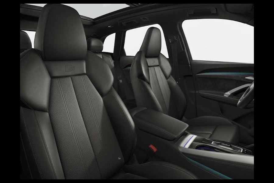 Audi Q5 S edition Competition e-hybrid 367 PK | Panorama-glasdak | MMI experience plus met B&O | Trekhaak, elektr. wegklapbaar | MMI bijrijdersdisplay |