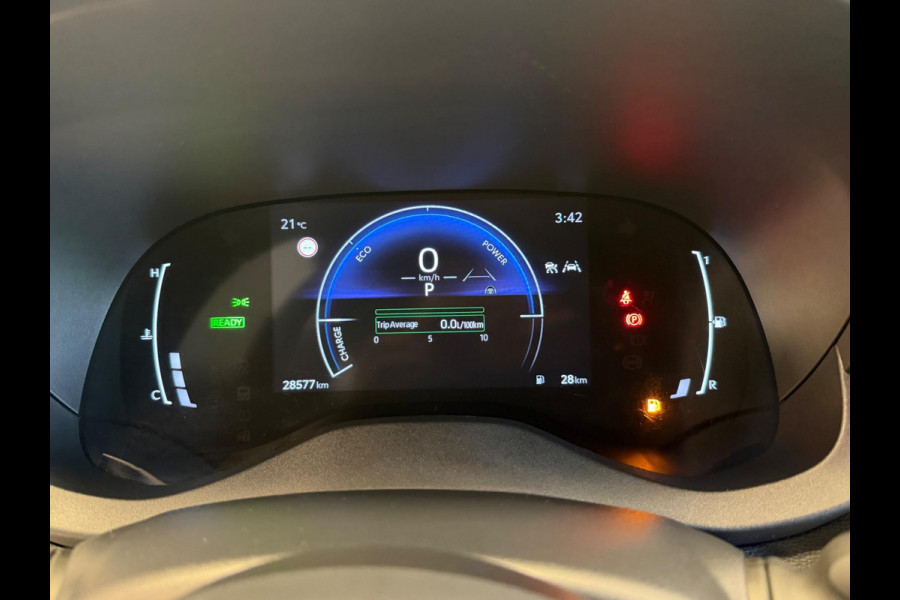 Toyota Yaris Cross 1.5 HYBRID DYNAMIC LUXURY BLACKSTYLE GARANTIE2035! NAVIGATIE . STUUR EN STOEL VERWARMING . PARKEERSENSOREN VOOR & ACHTER  .