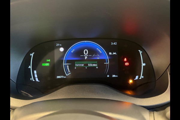 Toyota Yaris Cross 1.5 HYBRID DYNAMIC LUXURY BLACKSTYLE GARANTIE2035! NAVIGATIE . STUUR EN STOEL VERWARMING . PARKEERSENSOREN VOOR & ACHTER  .