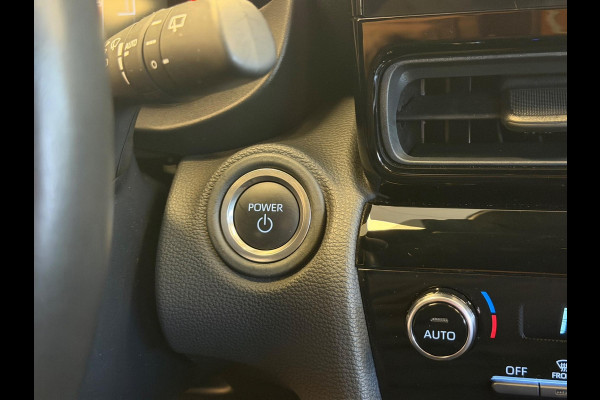 Toyota Yaris Cross 1.5 HYBRID DYNAMIC LUXURY BLACKSTYLE GARANTIE2035! NAVIGATIE . STUUR EN STOEL VERWARMING . PARKEERSENSOREN VOOR & ACHTER  .