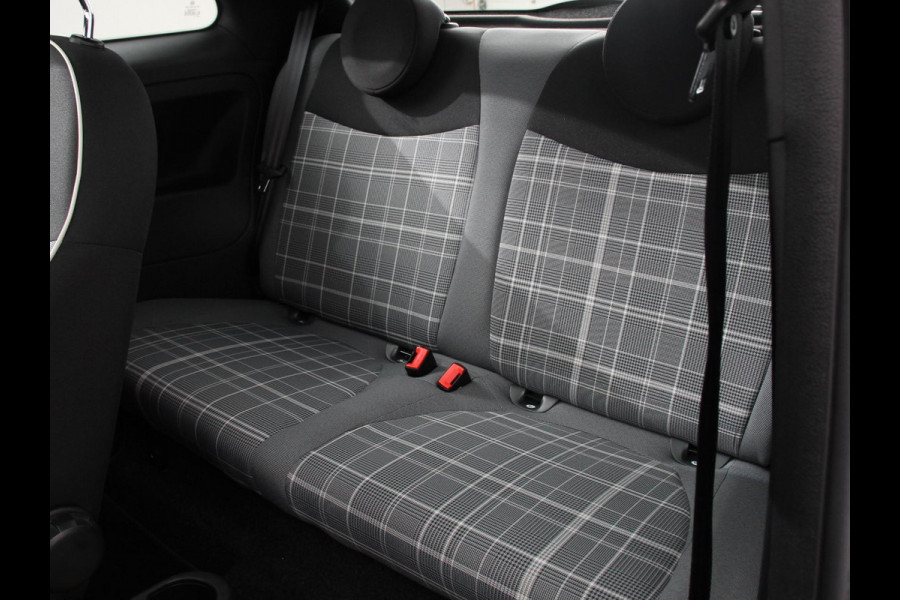 Fiat 500 1.0 Hybrid Lounge Plus Cruise control Panorama dak Parkeersensor achter Climate control Apple carplay / Andriod auto