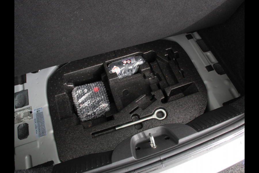 Fiat 500 1.0 Hybrid Lounge Plus Cruise control Panorama dak Parkeersensor achter Climate control Apple carplay / Andriod auto