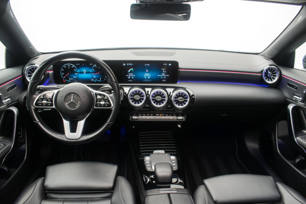 Mercedes-Benz CLA-Klasse 180 Business Solution Luxury NL-auto [ Panoramadak Sfeerverlichting Memory Carplay Camera Leder ]