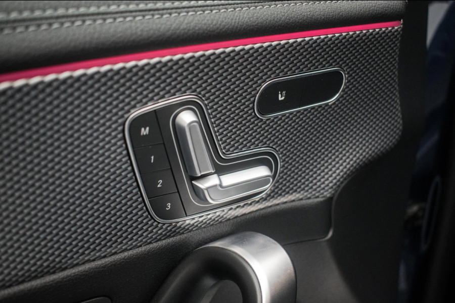 Mercedes-Benz CLA-Klasse 180 Business Solution Luxury NL-auto [ Panoramadak Sfeerverlichting Memory Carplay Camera Leder ]