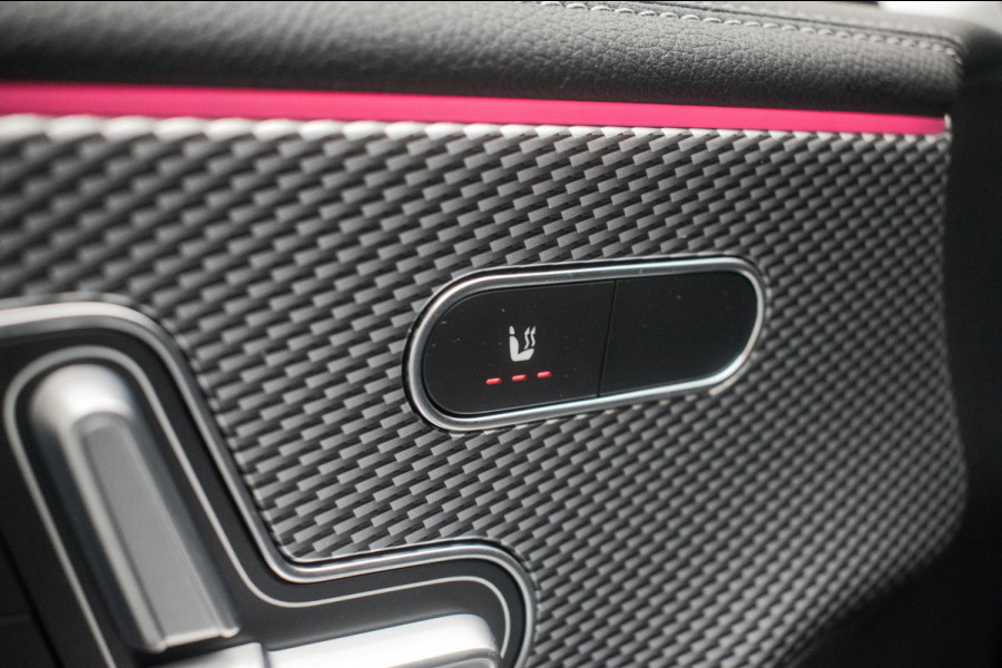 Mercedes-Benz CLA-Klasse 180 Business Solution Luxury NL-auto [ Panoramadak Sfeerverlichting Memory Carplay Camera Leder ]
