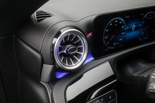 Mercedes-Benz CLA-Klasse 180 Business Solution Luxury NL-auto [ Panoramadak Sfeerverlichting Memory Carplay Camera Leder ]