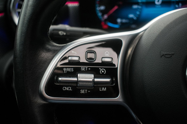 Mercedes-Benz CLA-Klasse 180 Business Solution Luxury NL-auto [ Panoramadak Sfeerverlichting Memory Carplay Camera Leder ]