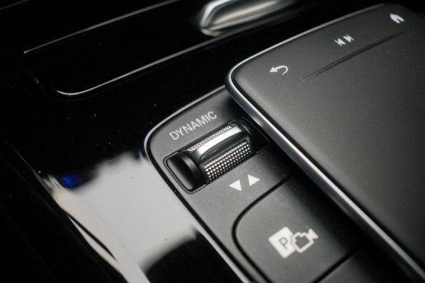Mercedes-Benz CLA-Klasse 180 Business Solution Luxury NL-auto [ Panoramadak Sfeerverlichting Memory Carplay Camera Leder ]