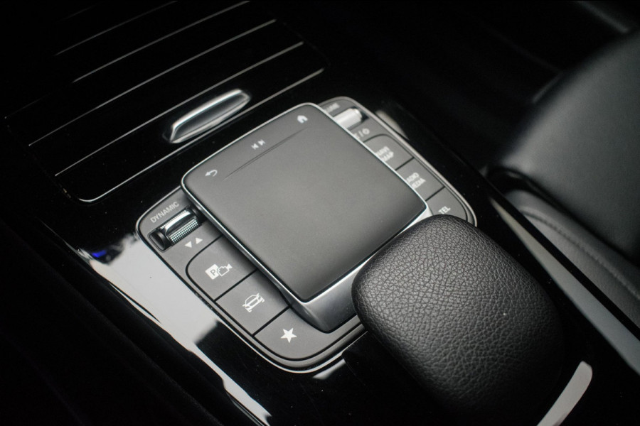 Mercedes-Benz CLA-Klasse 180 Business Solution Luxury NL-auto [ Panoramadak Sfeerverlichting Memory Carplay Camera Leder ]