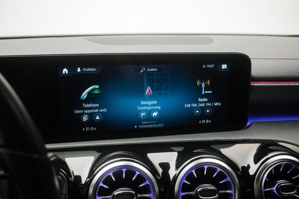Mercedes-Benz CLA-Klasse 180 Business Solution Luxury NL-auto [ Panoramadak Sfeerverlichting Memory Carplay Camera Leder ]