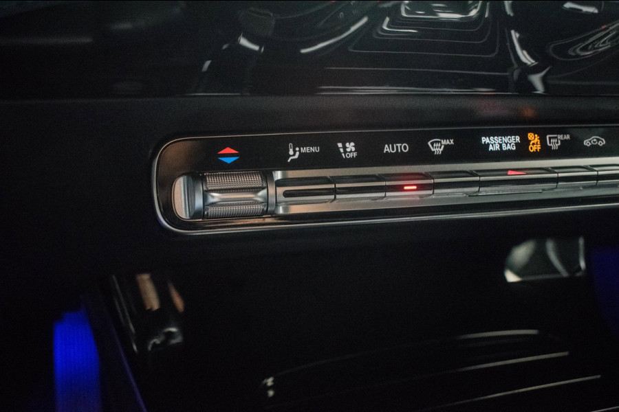 Mercedes-Benz CLA-Klasse 180 Business Solution Luxury NL-auto [ Panoramadak Sfeerverlichting Memory Carplay Camera Leder ]