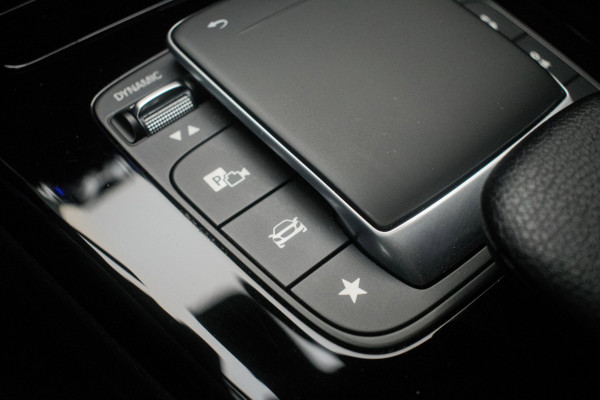 Mercedes-Benz CLA-Klasse 180 Business Solution Luxury NL-auto [ Panoramadak Sfeerverlichting Memory Carplay Camera Leder ]
