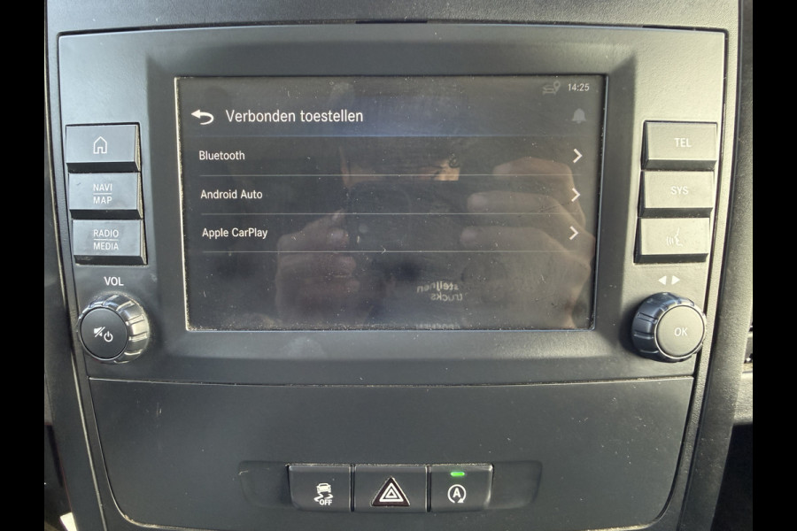 Mercedes-Benz Vito 114 1.9 CDI 136PK Dubbele Cabine L2H1 5 Stoelen Climate Control Cruise Control Trekhaak Carplay Camera