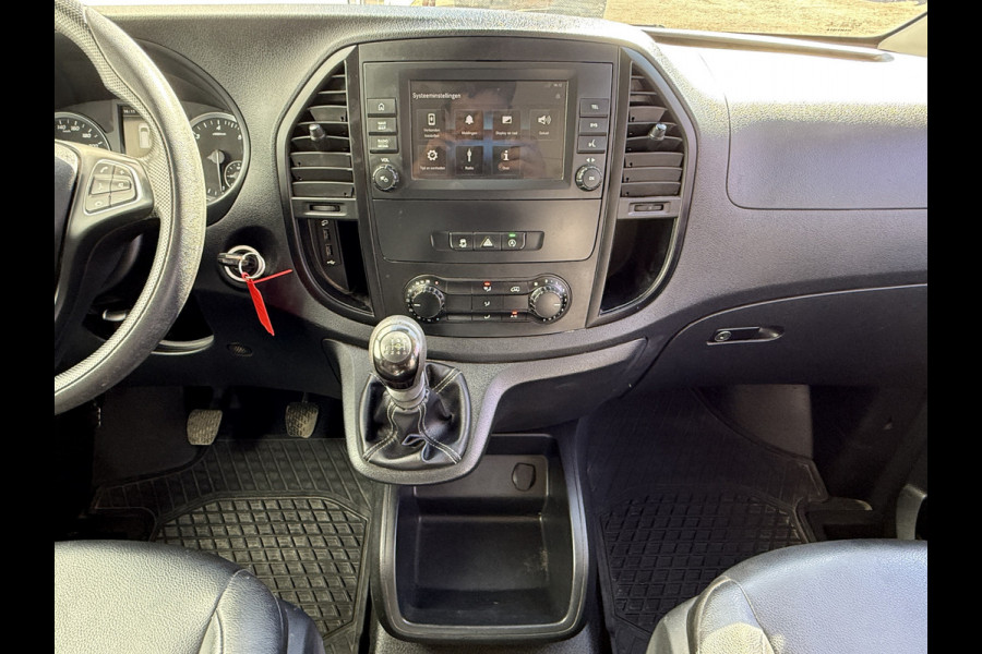 Mercedes-Benz Vito 114 1.9 CDI 136PK Dubbele Cabine L2H1 5 Stoelen Climate Control Cruise Control Trekhaak Carplay Camera