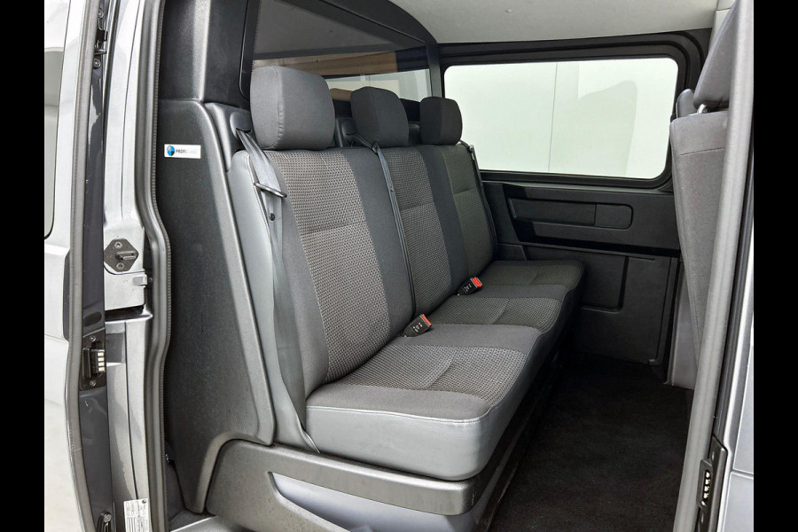 Volkswagen Transporter 2.0 TDI L2H1 Automaat Dubbele Cabine Airco Cruise Control Navigatie Parkeersensoren