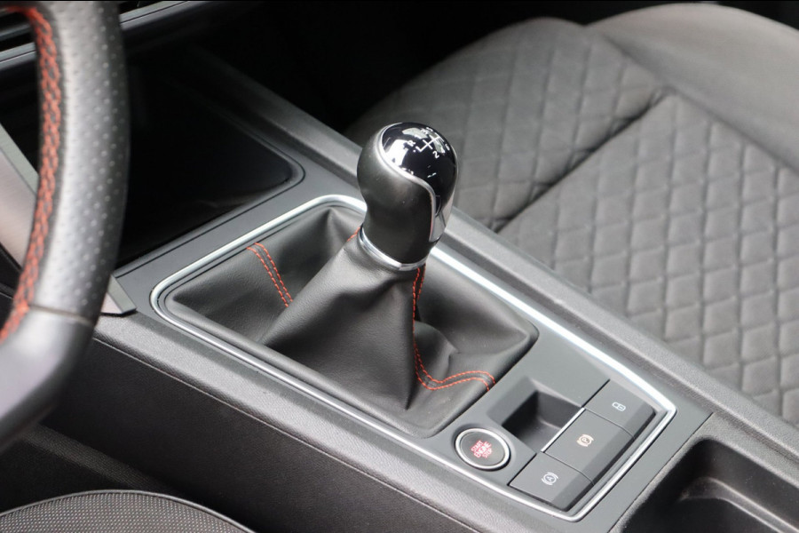 Seat Leon Sportstourer 1.5 TSI FR Launch Edition Org.NL camera el.klep stuur+stoelverw el.trekhaak