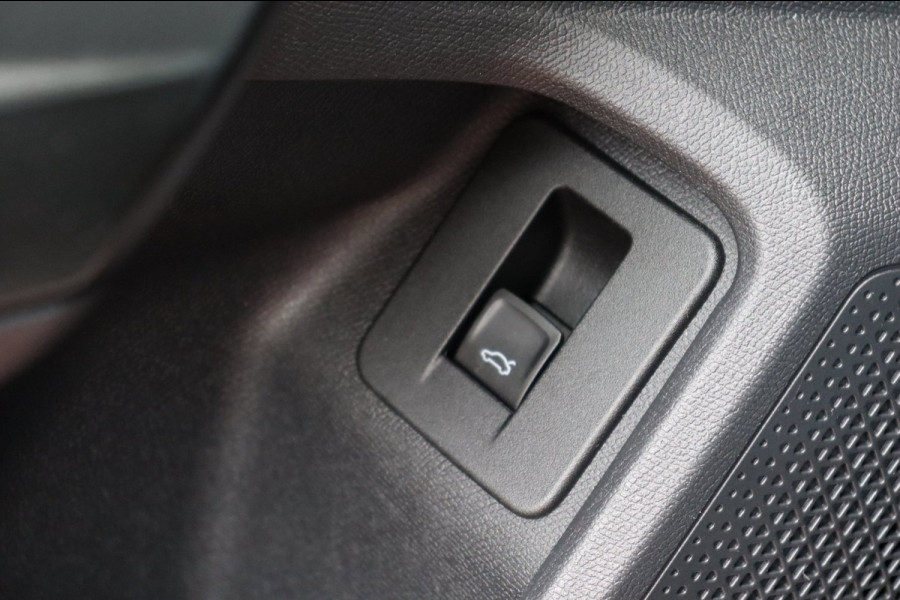 Seat Leon Sportstourer 1.5 TSI FR Launch Edition Org.NL camera el.klep stuur+stoelverw el.trekhaak