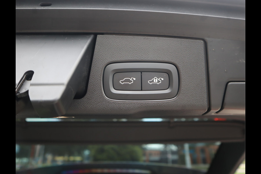 Volvo XC60 2.0 B4 R-Design Navi / Carplay / Camera / Elekramen / Keyless / Leder / 21''LM / BTW auto  / Mild-Hybride