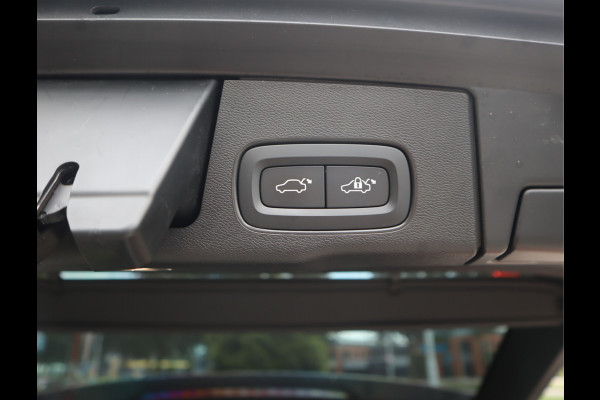 Volvo XC60 2.0 B4 R-Design Navi / Carplay / Camera / Elekramen / Keyless / Leder / 21''LM / BTW auto  / Mild-Hybride