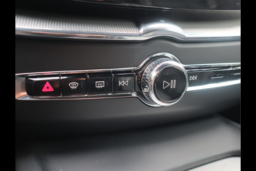 Volvo XC60 2.0 B4 R-Design Navi / Carplay / Camera / Elekramen / Keyless / Leder / 21''LM / BTW auto  / Mild-Hybride