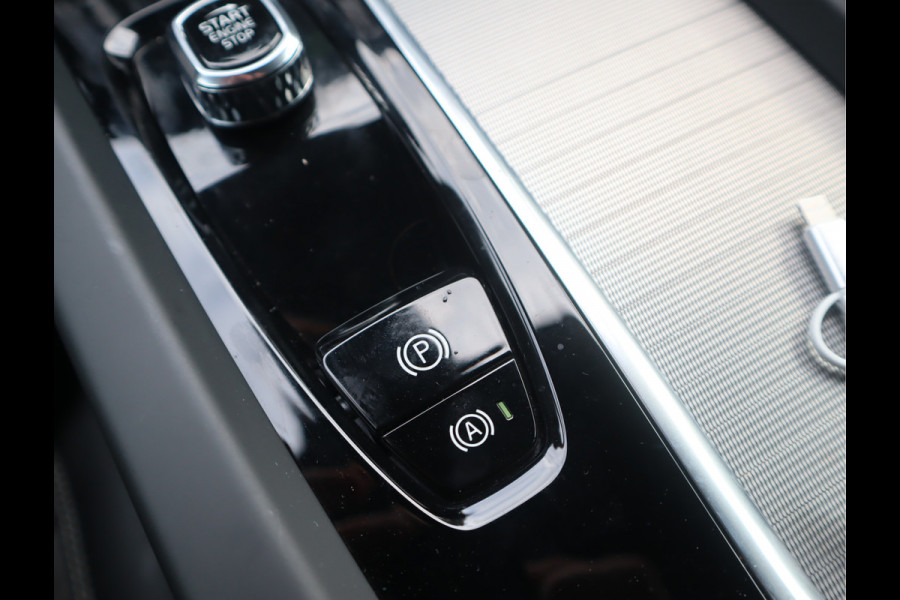 Volvo XC60 2.0 B4 R-Design Navi / Carplay / Camera / Elekramen / Keyless / Leder / 21''LM / BTW auto  / Mild-Hybride