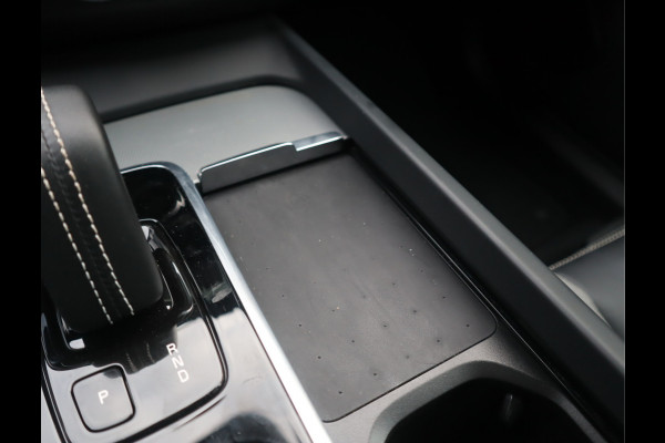 Volvo XC60 2.0 B4 R-Design Navi / Carplay / Camera / Elekramen / Keyless / Leder / 21''LM / BTW auto  / Mild-Hybride